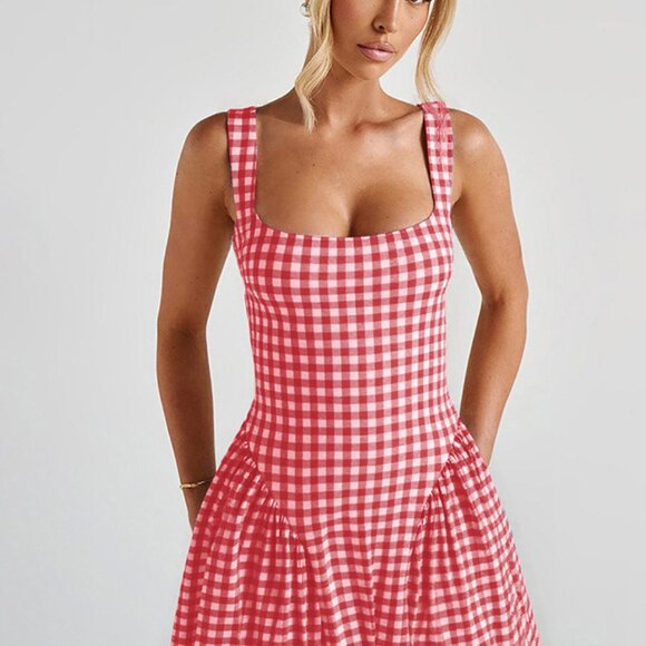 🌷NWT Retro Fit & Flare Square Neck Gown🌷 - Picture 2 of 3